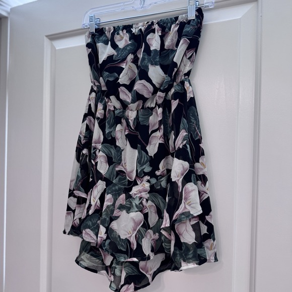 Express Strapless Floral Romper Black Pink White Lily Print XS - Picture 1 of 7